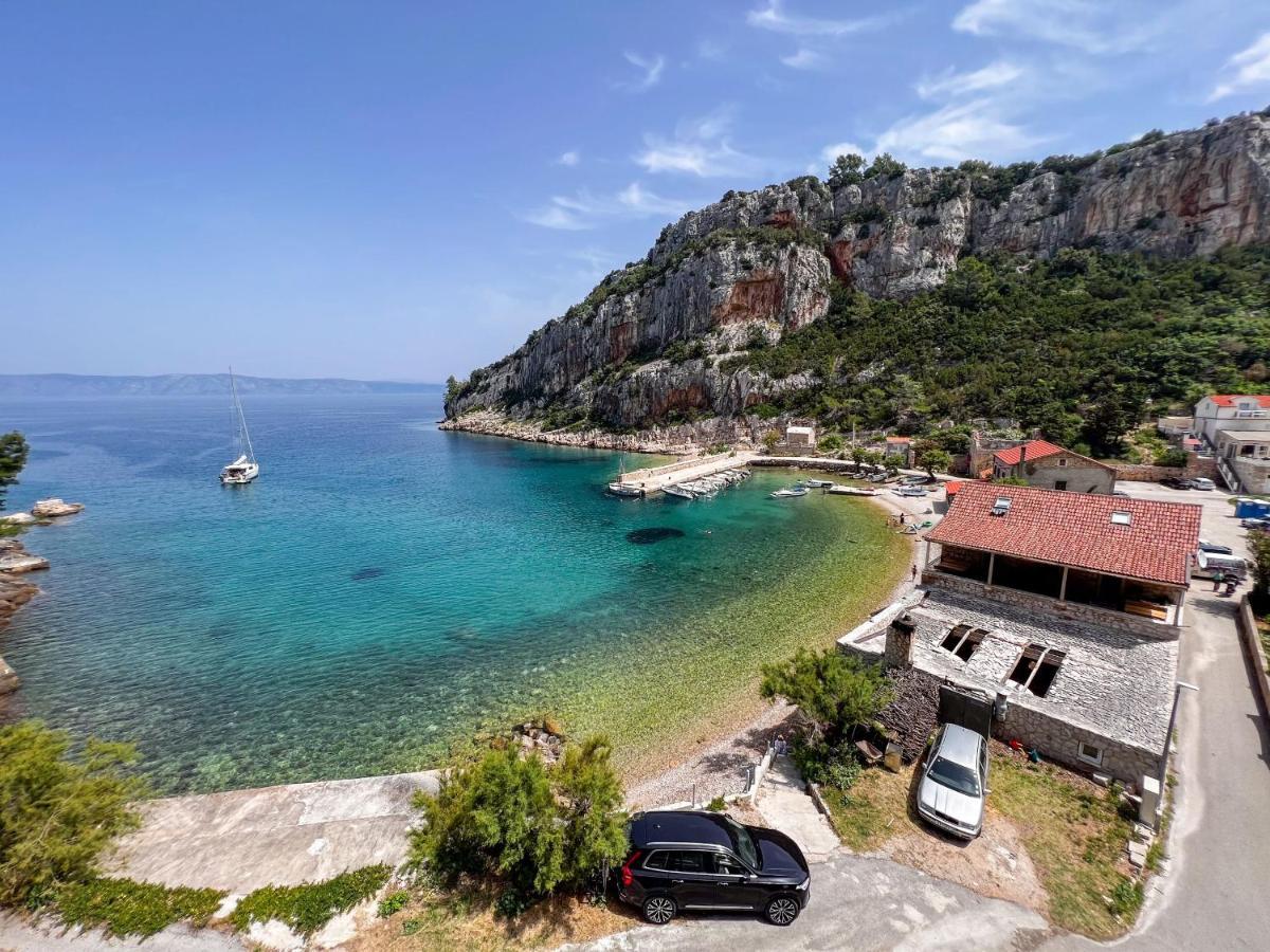 Apartment Cesare 3 Zastražišće エクステリア 写真