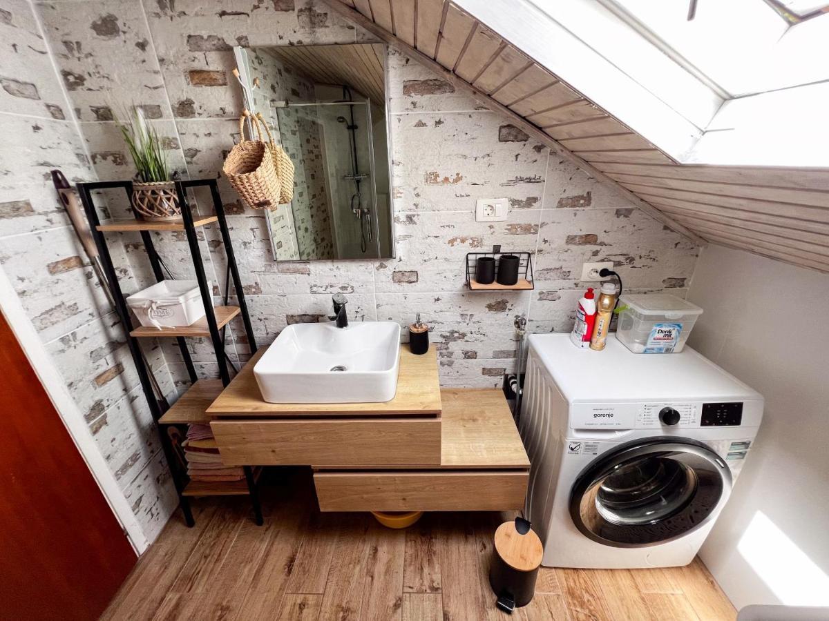 Apartment Cesare 3 Zastražišće エクステリア 写真