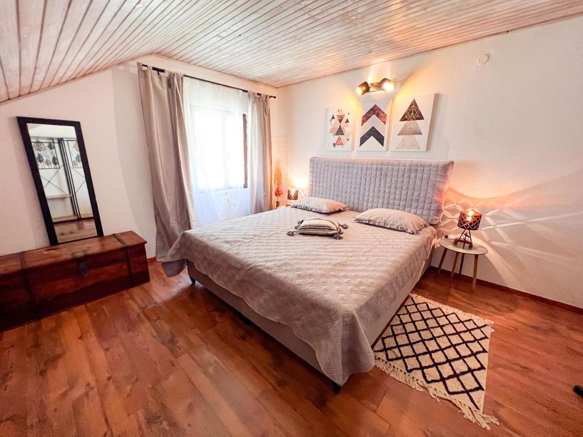 Apartment Cesare 3 Zastražišće エクステリア 写真