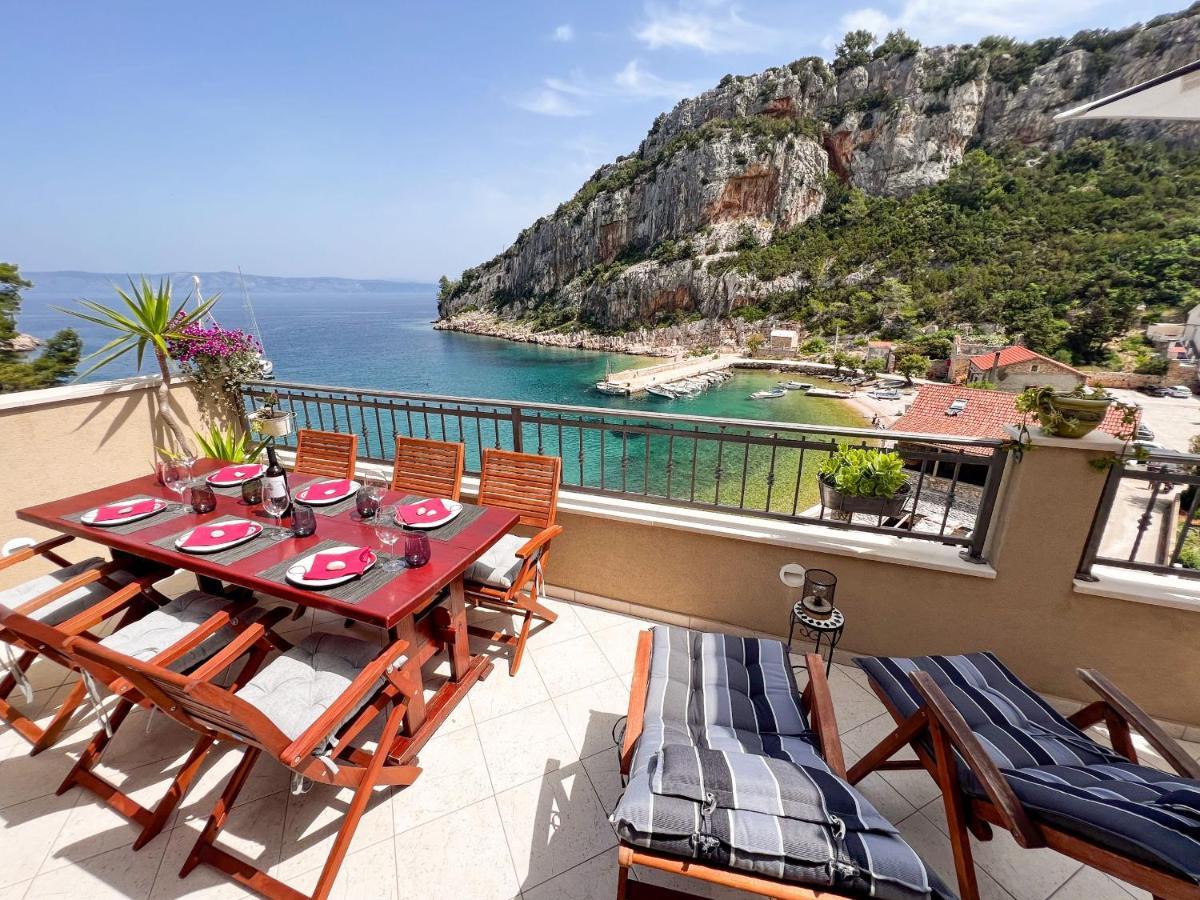 Apartment Cesare 3 Zastražišće エクステリア 写真