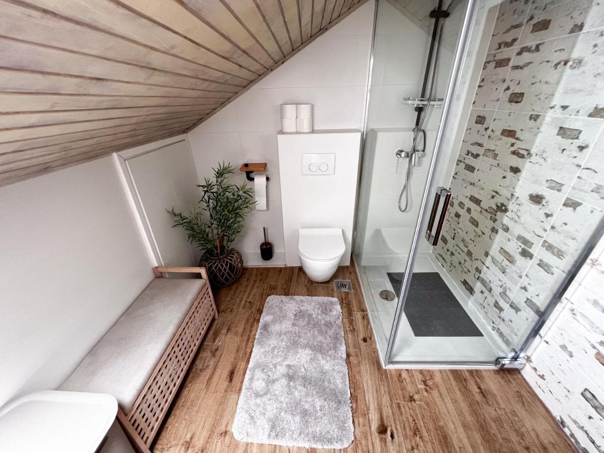 Apartment Cesare 3 Zastražišće エクステリア 写真