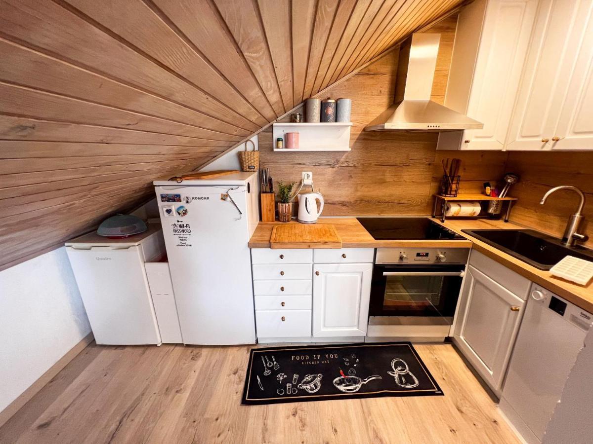 Apartment Cesare 3 Zastražišće エクステリア 写真