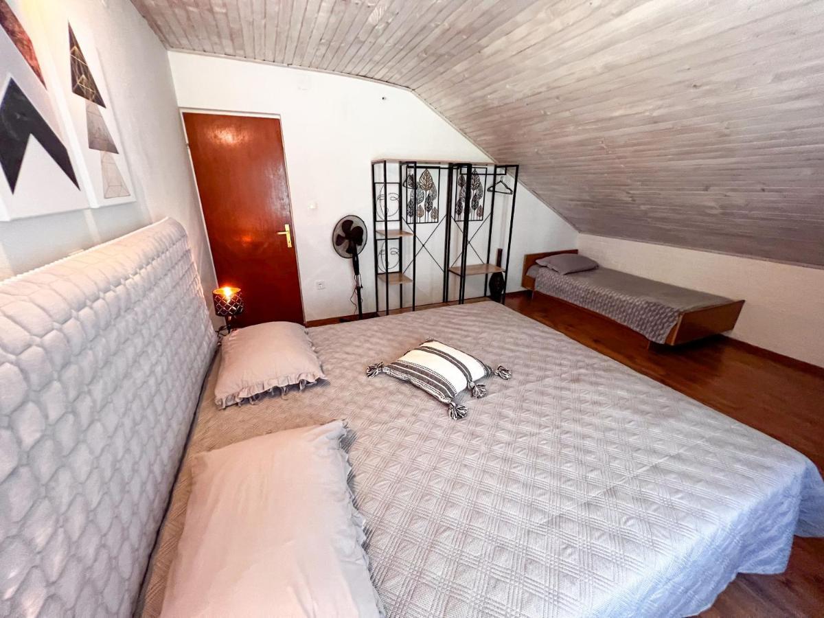 Apartment Cesare 3 Zastražišće エクステリア 写真